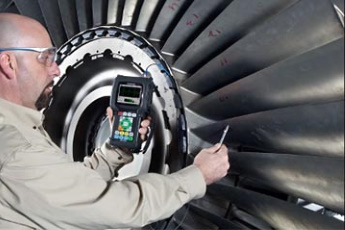 Измерение прецизионными ультразвуковыми толщиномерами толщины лопастей турбин и восковых литейных моделей